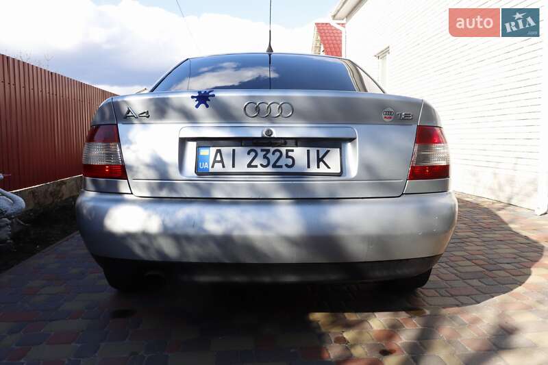 Седан Audi A4 1996 в Обухове