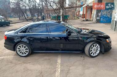 Седан Audi A4 2013 в 