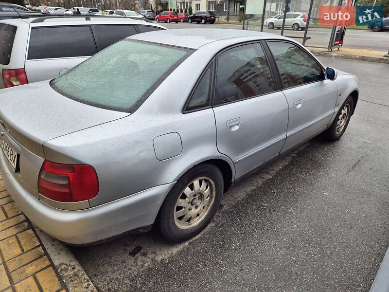Седан Audi A4 1997 в Виннице