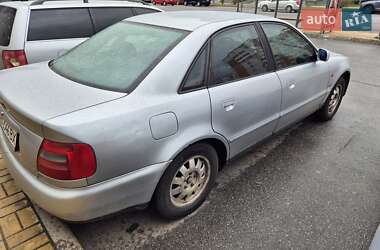 Седан Audi A4 1997 в 