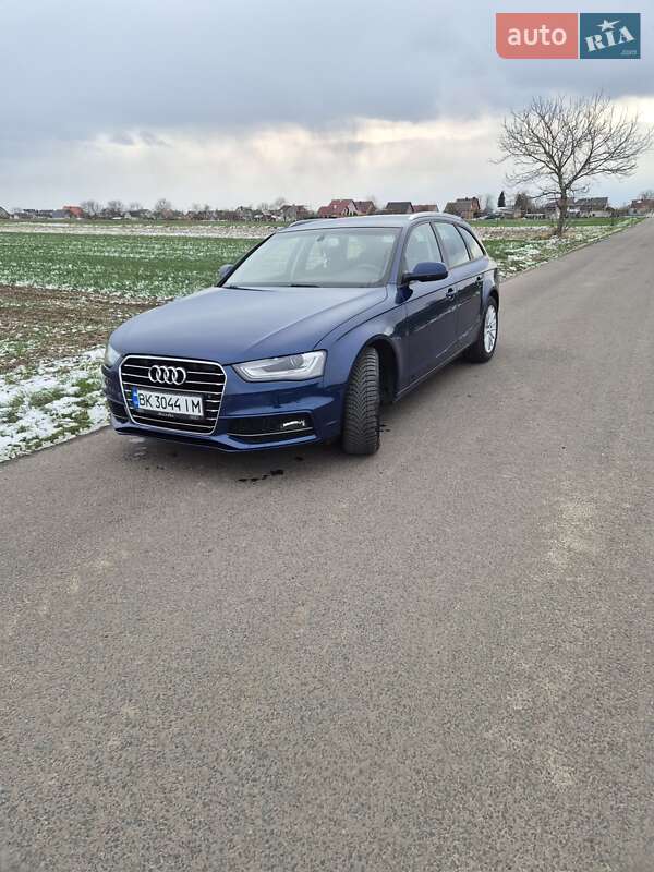 Универсал Audi A4 2012 в 