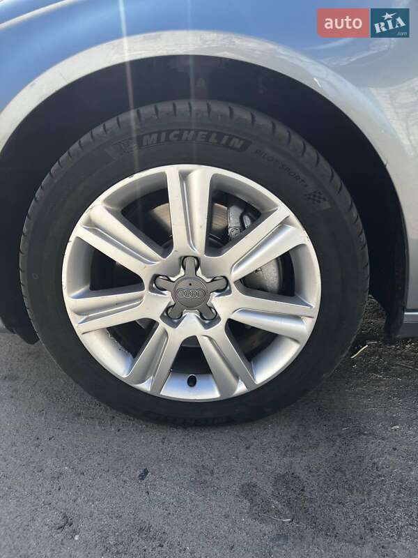 Седан Audi A4 2011 в Светловодске