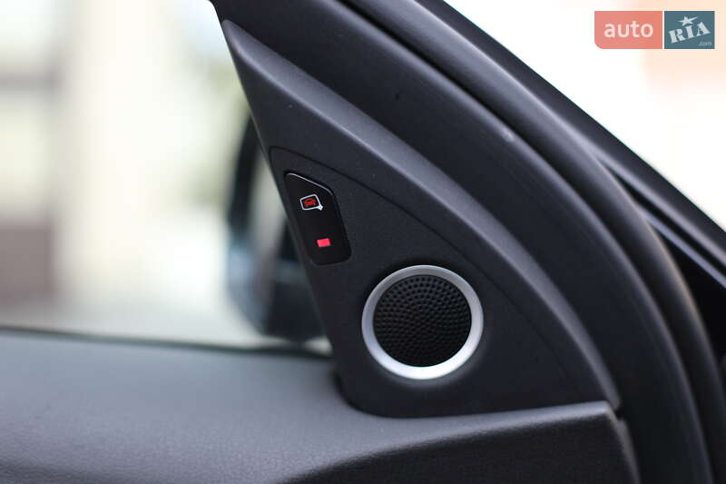 Седан Audi A4 2015 в Львове