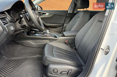 Седан Audi A4 2020 в 