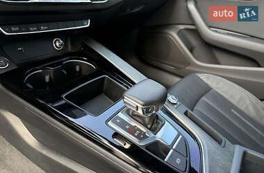 Седан Audi A4 2020 в 