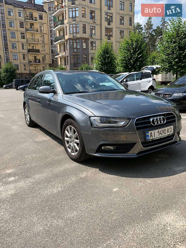 Универсал Audi A4 2014 в Киеве