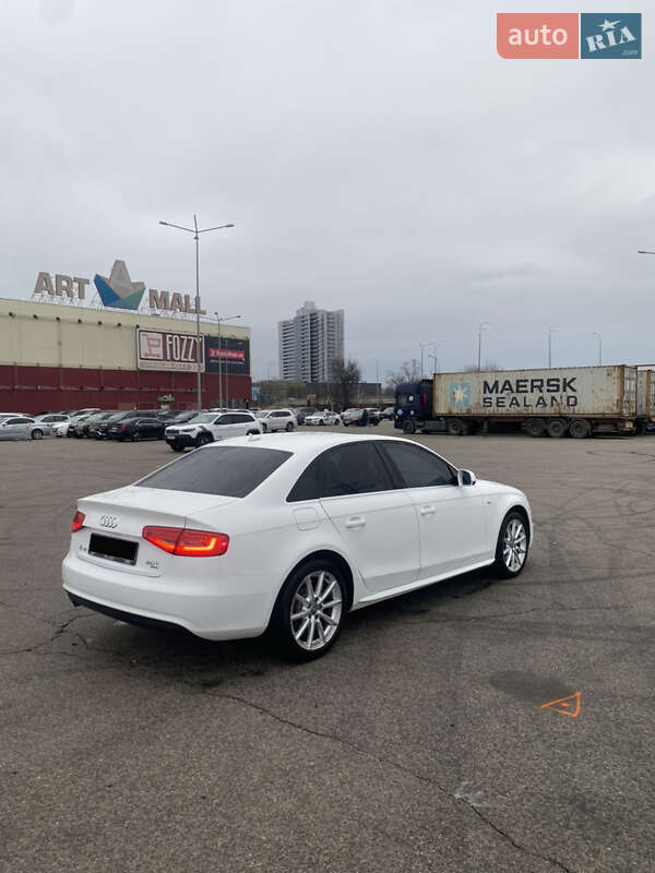 Седан Audi A4 2014 в Киеве