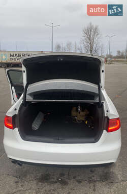 Седан Audi A4 2014 в 