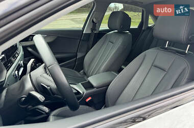 Седан Audi A4 2020 в 