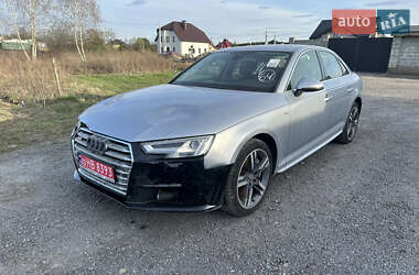 Седан Audi A4 2018 в 