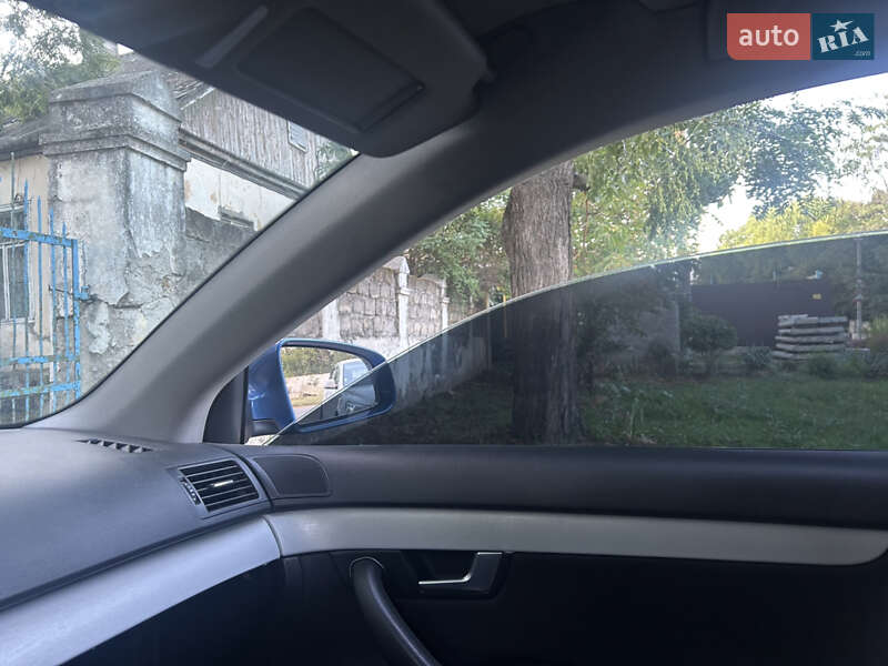 Седан Audi A4 2002 в Одессе