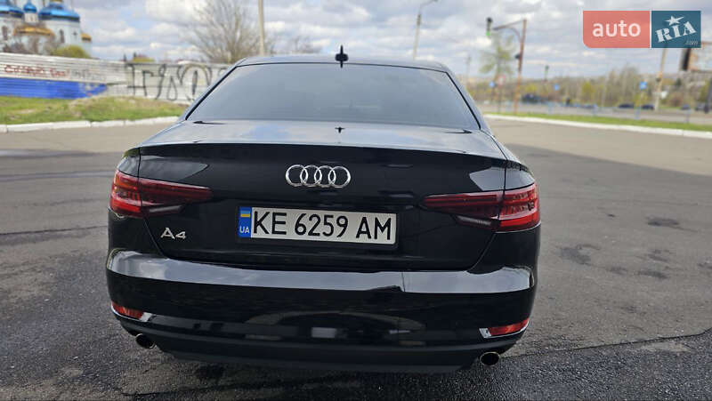 Седан Audi A4 2018 в Кривом Роге