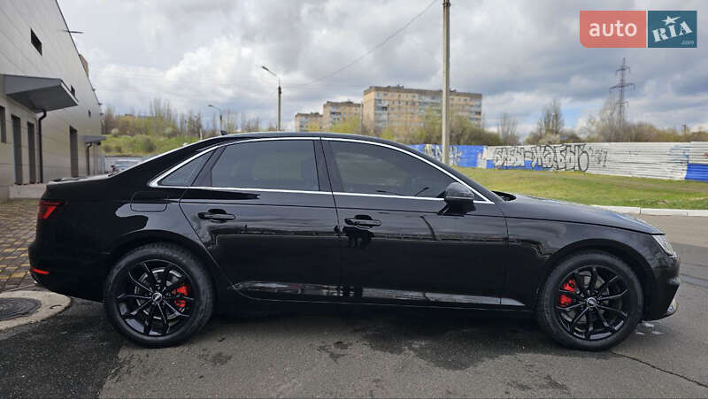 Седан Audi A4 2018 в Кривом Роге