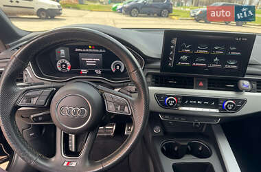 Седан Audi A4 2021 в 