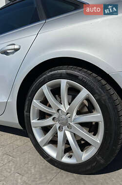 Седан Audi A4 2012 в 