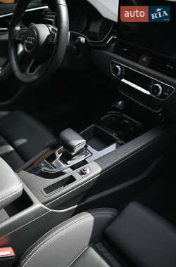 Седан Audi A4 2020 в 