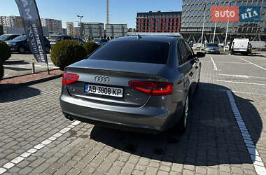 Седан Audi A4 2013 в 