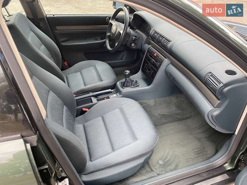 Универсал Audi A4 1999 в Лебедине