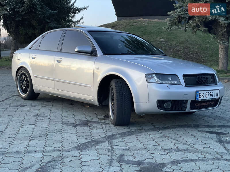 Седан Audi A4 2004 в Дубні