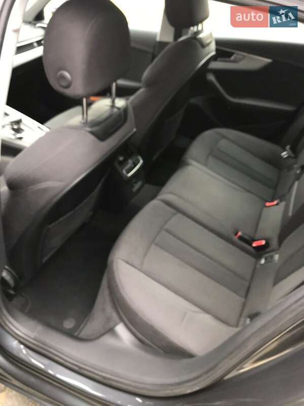 Седан Audi A4 2017 в Івано-Франківську