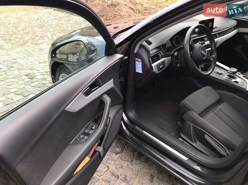 Седан Audi A4 2017 в Івано-Франківську