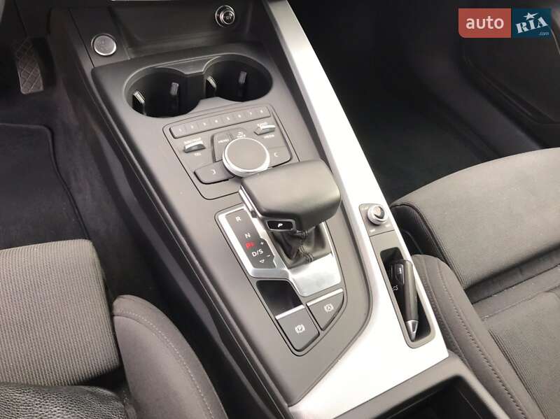 Седан Audi A4 2017 в Івано-Франківську