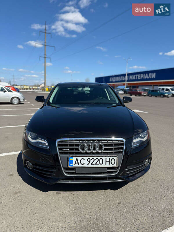 Седан Audi A4 2011 в Луцке