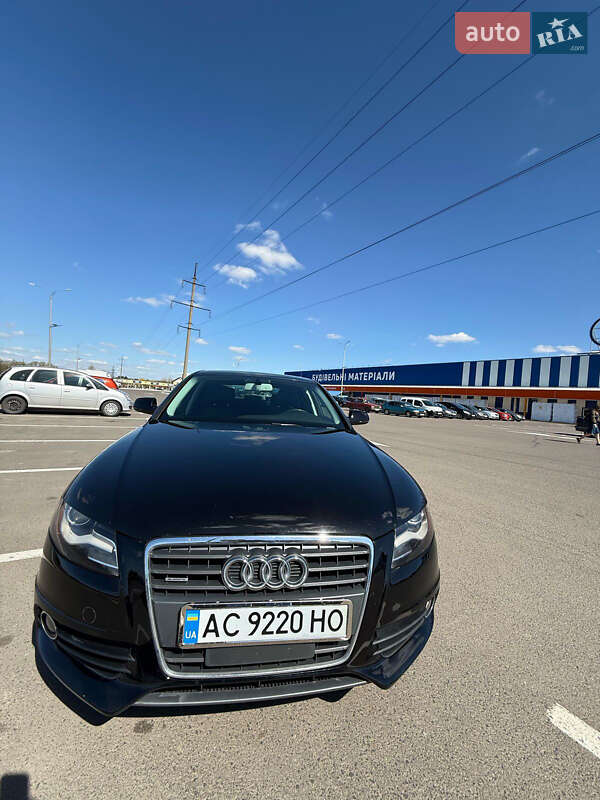 Седан Audi A4 2011 в Луцке
