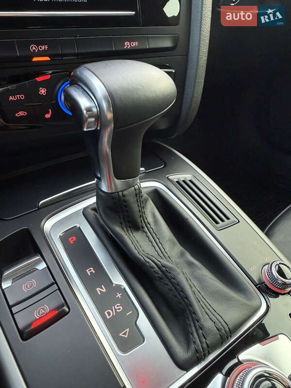 Седан Audi A4 2014 в Києві
