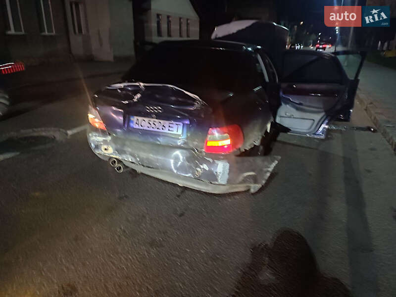 Седан Audi A4 1997 в Владимире