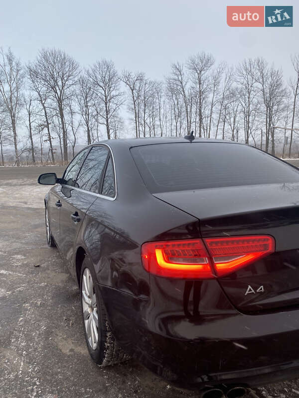 Седан Audi A4 2012 в Харькове