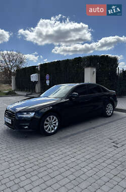 Седан Audi A4 2013 в 