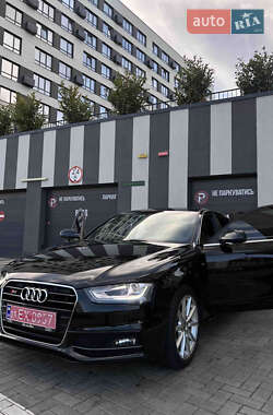 Седан Audi A4 2015 в 