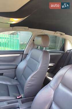 Седан Audi A4 2001 в 