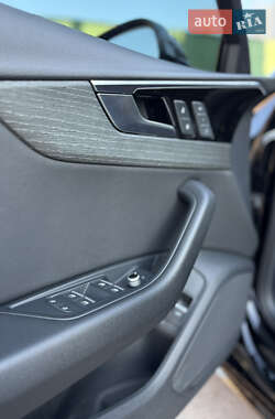 Седан Audi A4 2021 в 