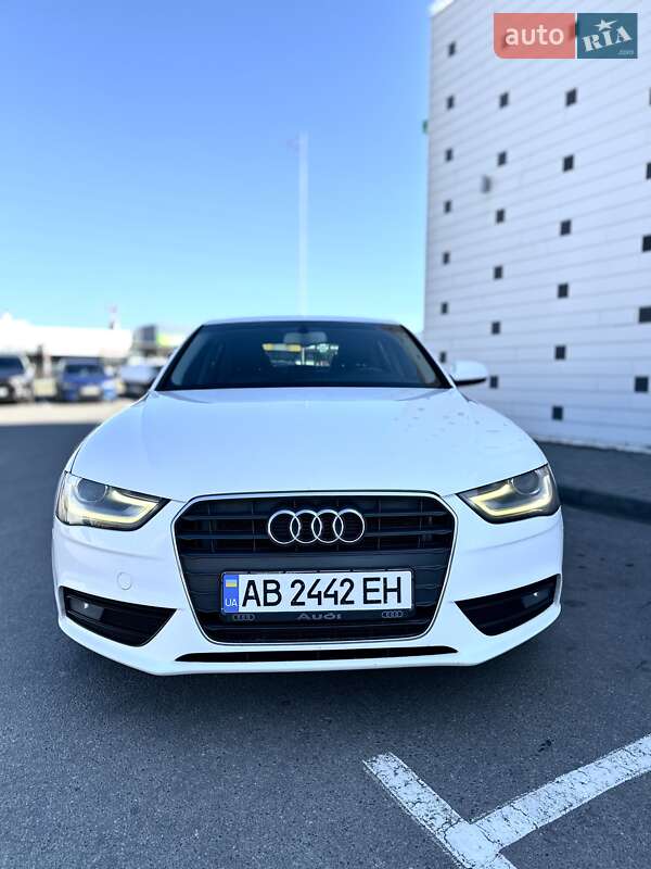Седан Audi A4 2013 в 
