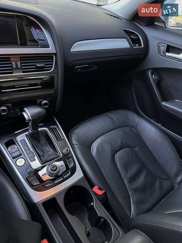 Седан Audi A4 2013 в Виннице