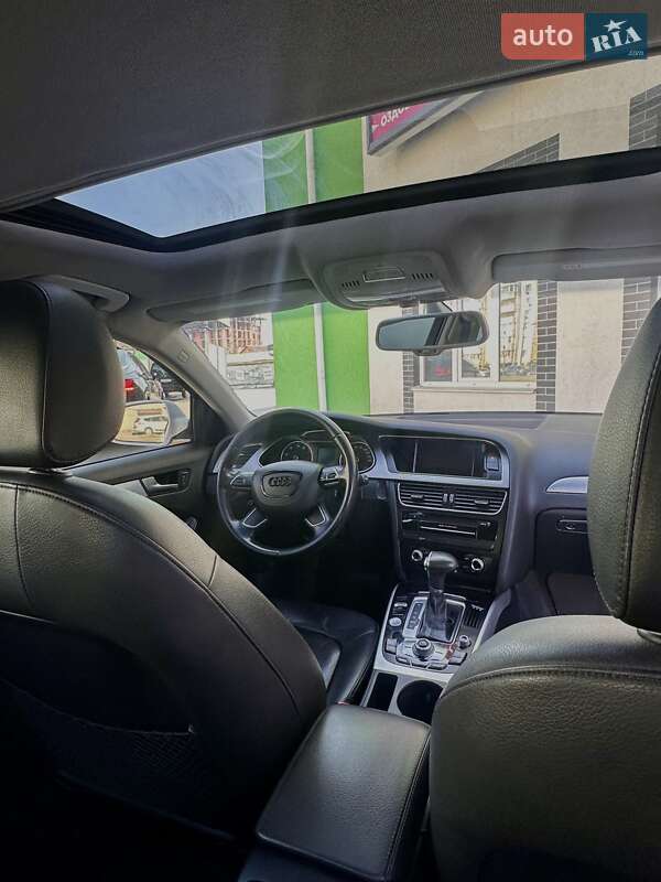 Седан Audi A4 2013 в Виннице