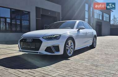 Седан Audi A4 2022 в 