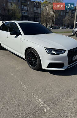 Седан Audi A4 2017 в 