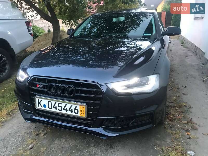 Audi A4 2014