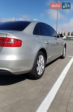 Седан Audi A4 2012 в 