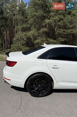 Седан Audi A4 2016 в 