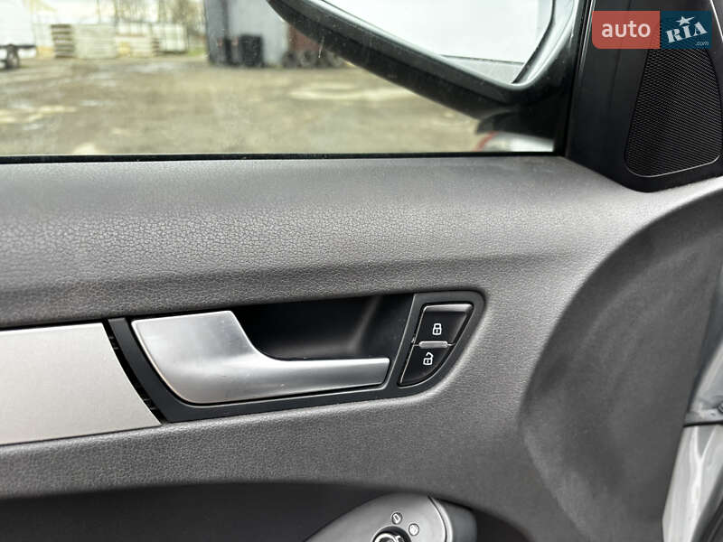 Седан Audi A4 2010 в Стрию