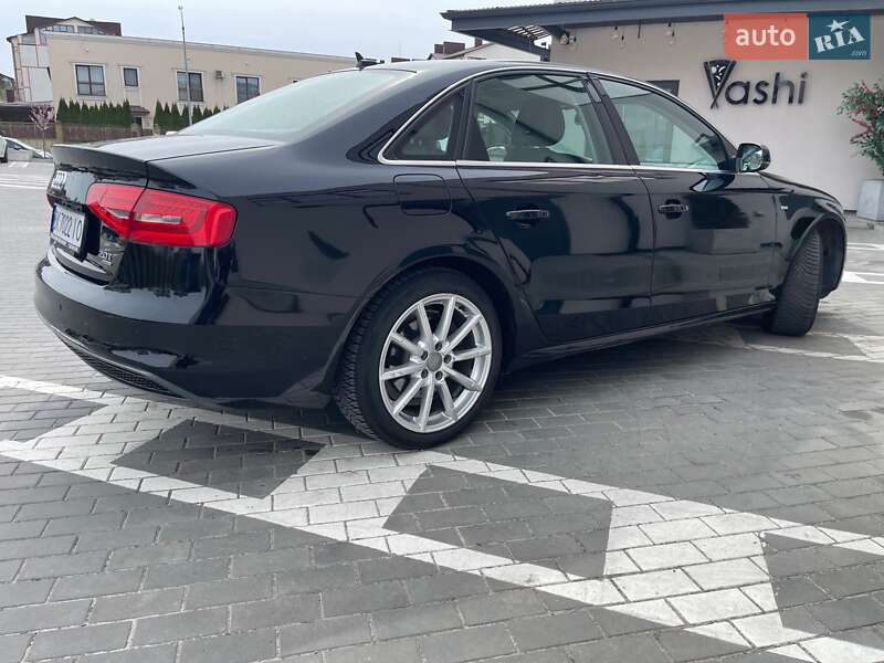 Седан Audi A4 2014 в Ровно