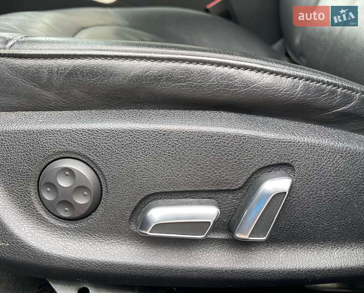 Седан Audi A4 2014 в Ровно