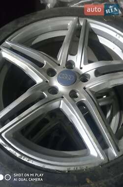 Седан Audi A4 2014 в 