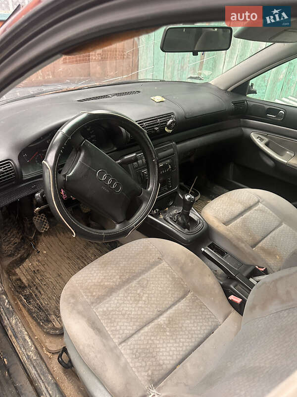 Седан Audi A4 1998 в Турке фото 4 Седан Audi A4 1998 в Турке