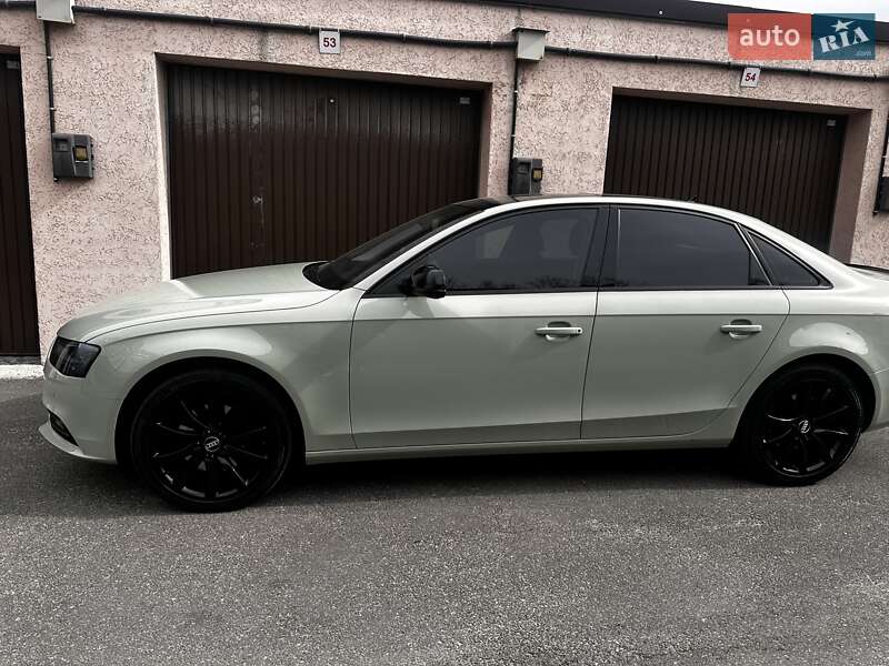 Седан Audi A4 2013 в Киеве