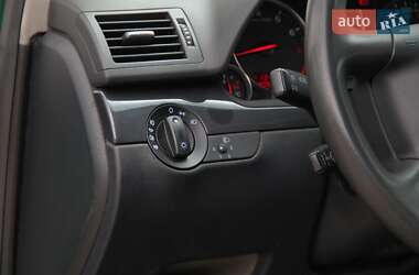 Седан Audi A4 2003 в 